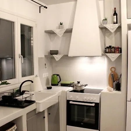 Apartment το σπίτι της γιαγιάς - Granny's Guest's House Koronos