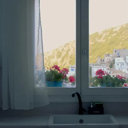 Apartment το σπίτι της γιαγιάς - Granny's Guest's House Koronos